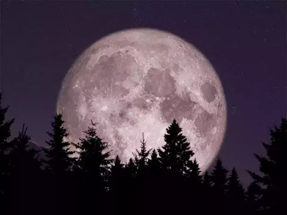 Deretan Fenomena Langit Menarik 2025, Selain Strawberry Moon