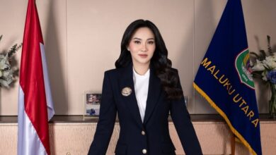 Ramai Dijodohkan dengan Dedi Mulyadi, Sherly Tjoanda Nyekar ke Makam Suami