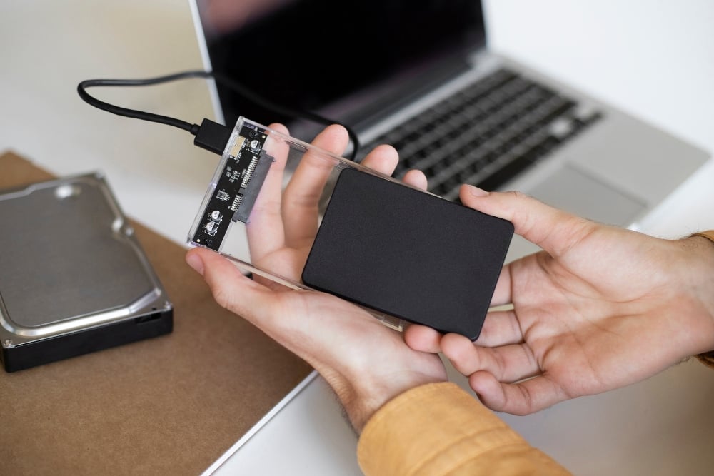 SSD Penuh dan Tak Ingin Dibuang? Ubah Jadi Drive Portabel dengan Mudah!