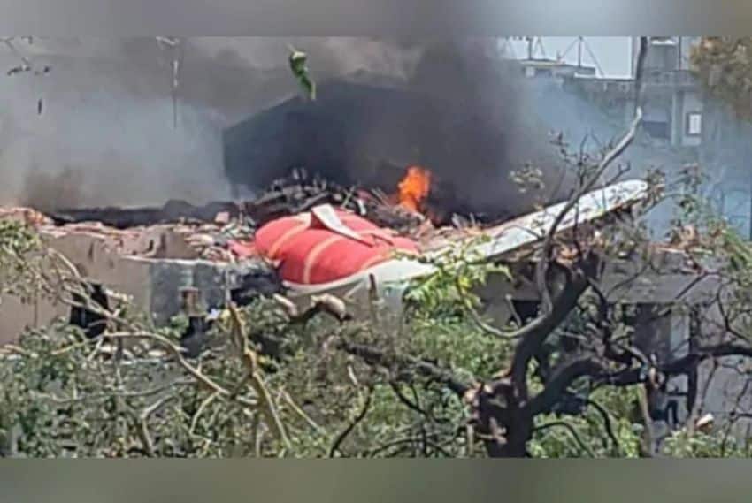 Terungkap! Pesawat Air India Kirim Sinyal Mayday Sebelum Jatuh