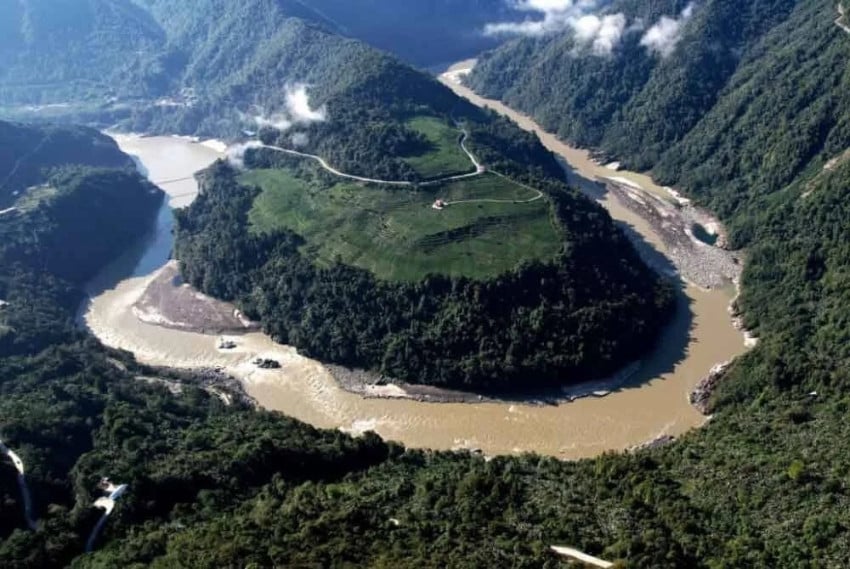 China Resmi Bangun Pembangkit Listrik Tenaga Air Terbesar di Dunia