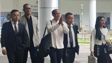 Diburu Kejagung, Eks Stafsus Nadiem Makarim Tinggal Bersama Suami di Luar Negeri
