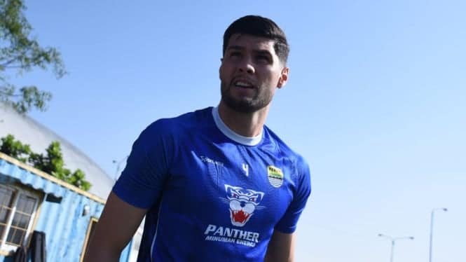 Dua Rekrutan Persib Bandung Pernah Duel dengan Bintang Dunia: Fernandes & Tevez