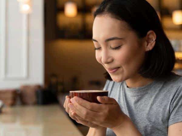 Ini yang Terjadi Jika Kamu Minum Kopi Setiap Hari: Bahaya atau Manfaat?