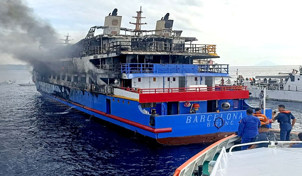 Kemenhub Beberkan Kronologi Kebakaran KM Barcelona VA di Pulau Talise