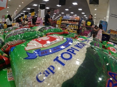 Marak Beras Oplosan, Perum Bulog Diminta Segera Salurkan Beras ke Pasar