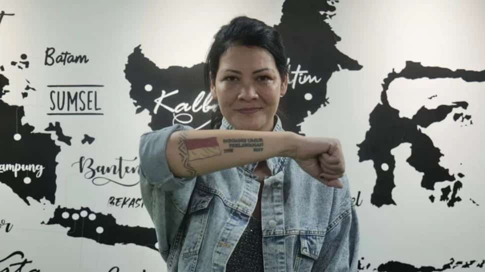 Melanie Subono Soroti Perobohan Rumah Adat Toraja, Warisan Budaya Terancam