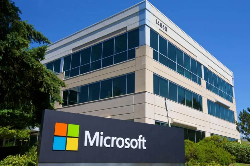 Microsoft Hemat Rp8 Triliun Berkat AI Usai PHK Ribuan Karyawan di 2025