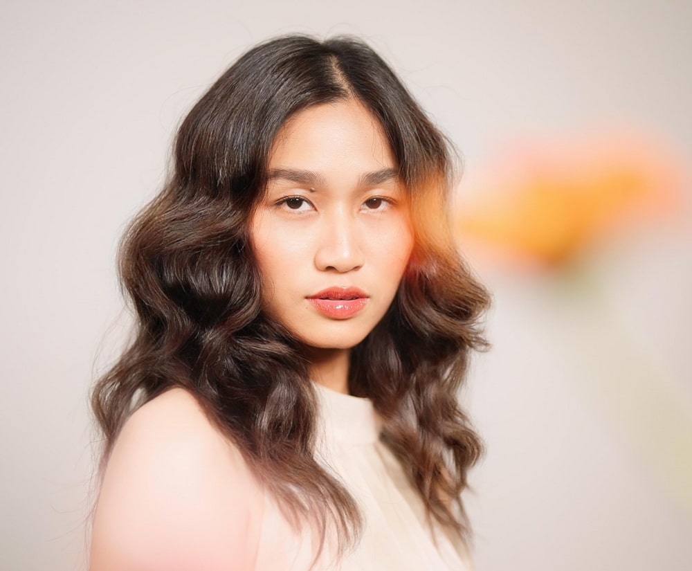 Muthia Nadhira Hidupkan Kembali 'Simpan Saja' di Album Debutnya