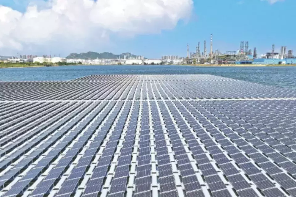 Pertama Kali di Dunia: China Bangun Solar Cell di Atas Laut untuk Energi Bersih