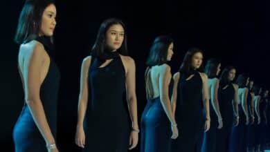 "A Normal Woman: Kisah Perempuan Sempurna yang Tersesat di Harapan Orang Lain"