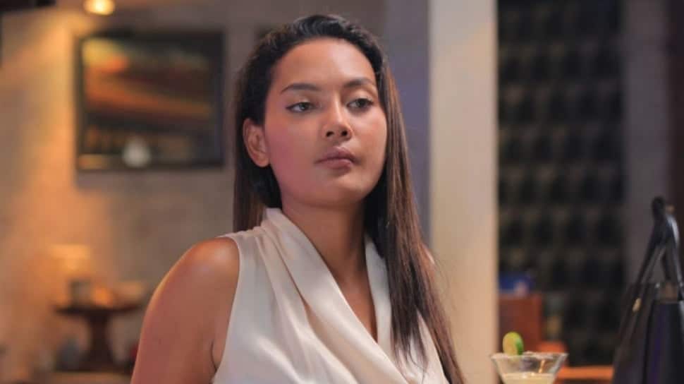 "Erika Carlina Hamil 9 Bulan Tanpa Suami: Inilah 4 Penyebab Hamil di Luar Nikah!"