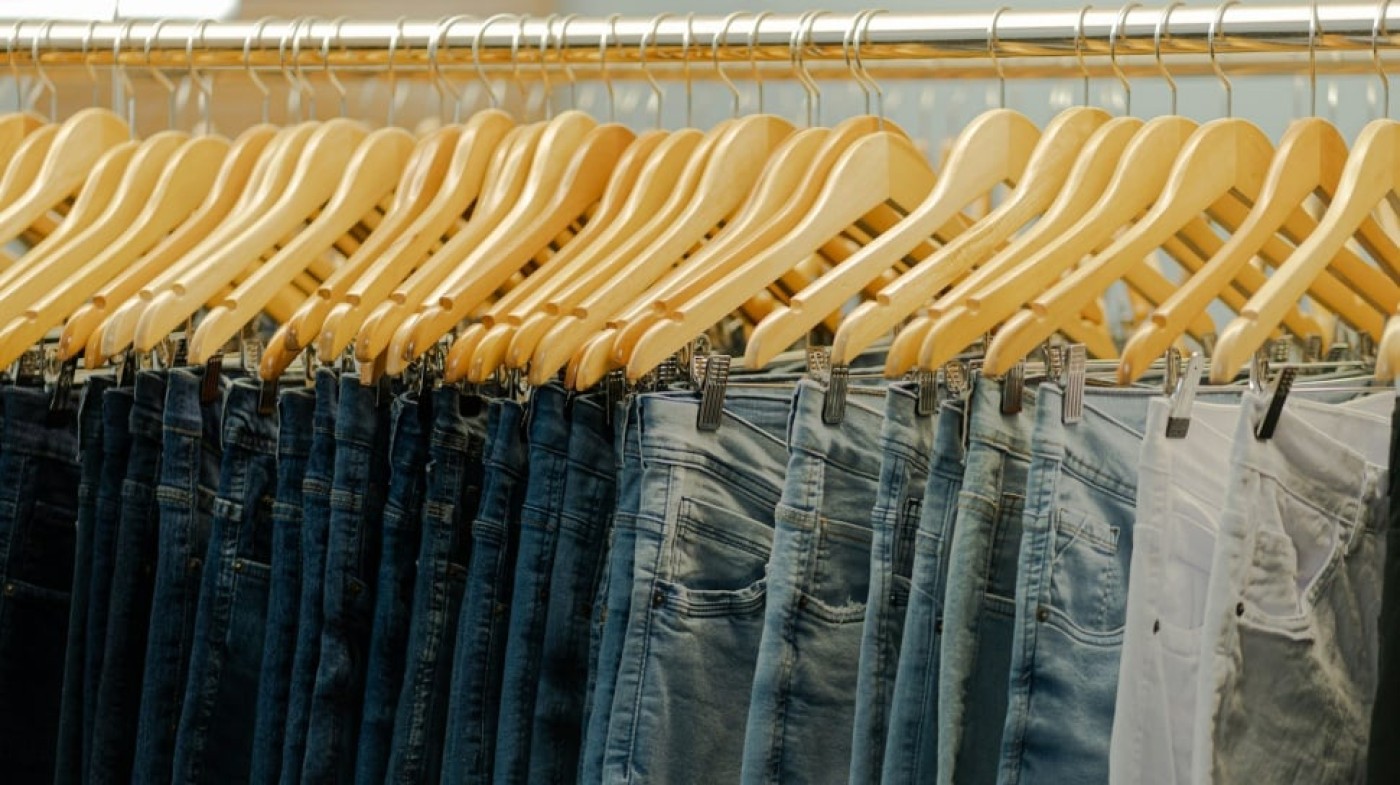 15 Rekomendasi Celana Denim Lokal Terbaik 2025: Awet Start Rp100 Ribuan