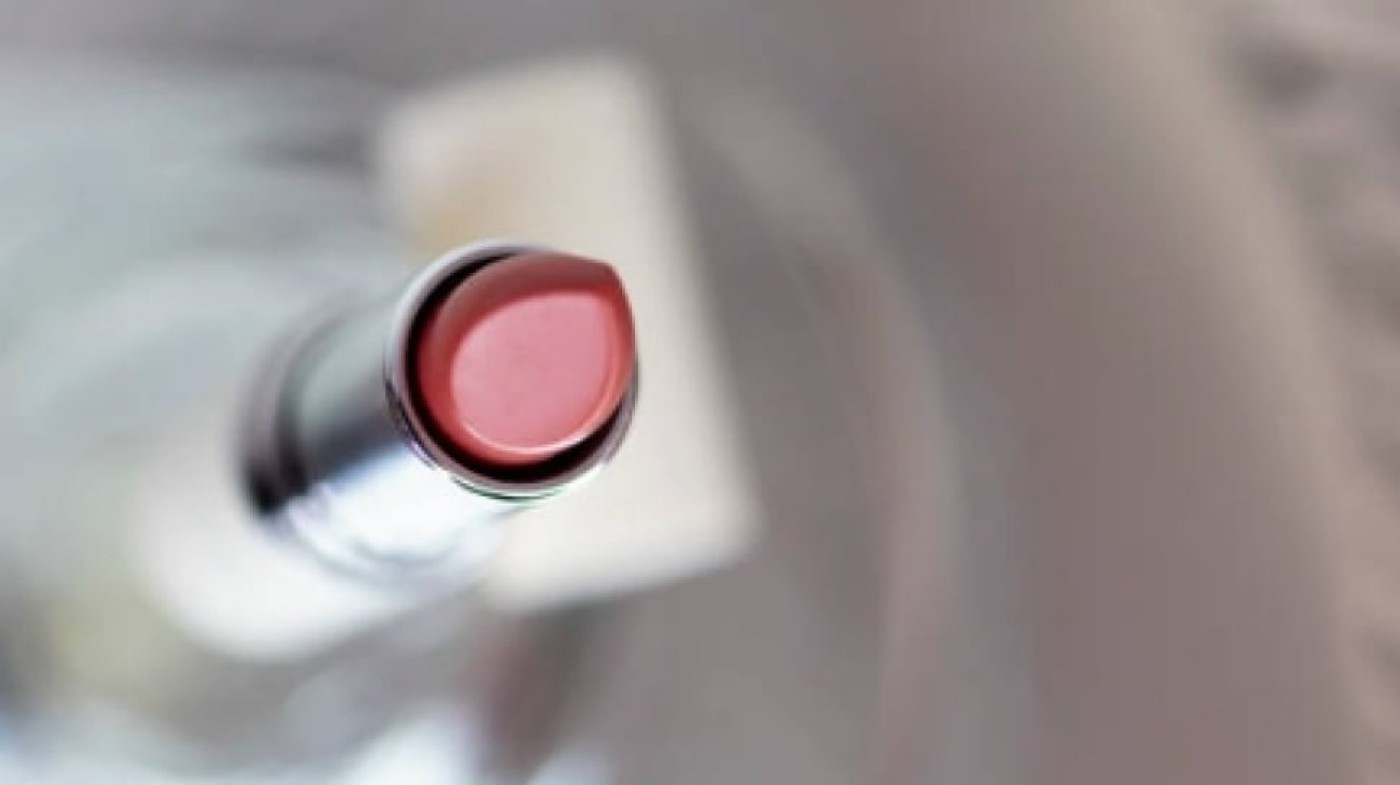 5 Warna Lipstik Wajib Coba untuk Pemula: Atasi Takut Kelihatan Tua dan Menor