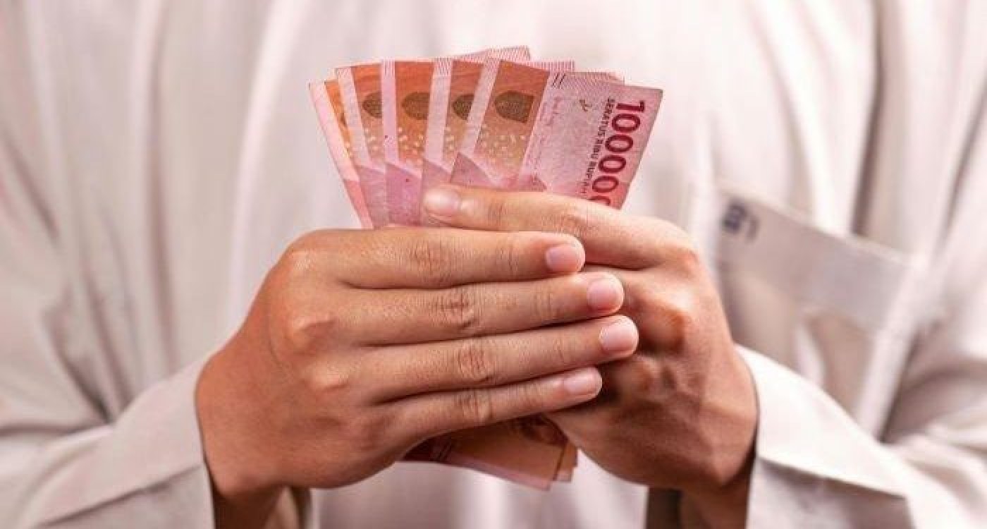 7 Bansos Cair Agustus 2025: Panduan Cara Dapat dan Ambil Uangnya dengan Mudah