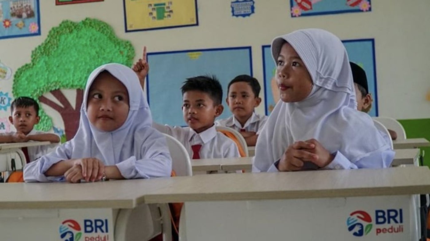 BRI Peduli "Ini Sekolahku": Beasiswa dan Renovasi untuk Masa Depan Indonesia