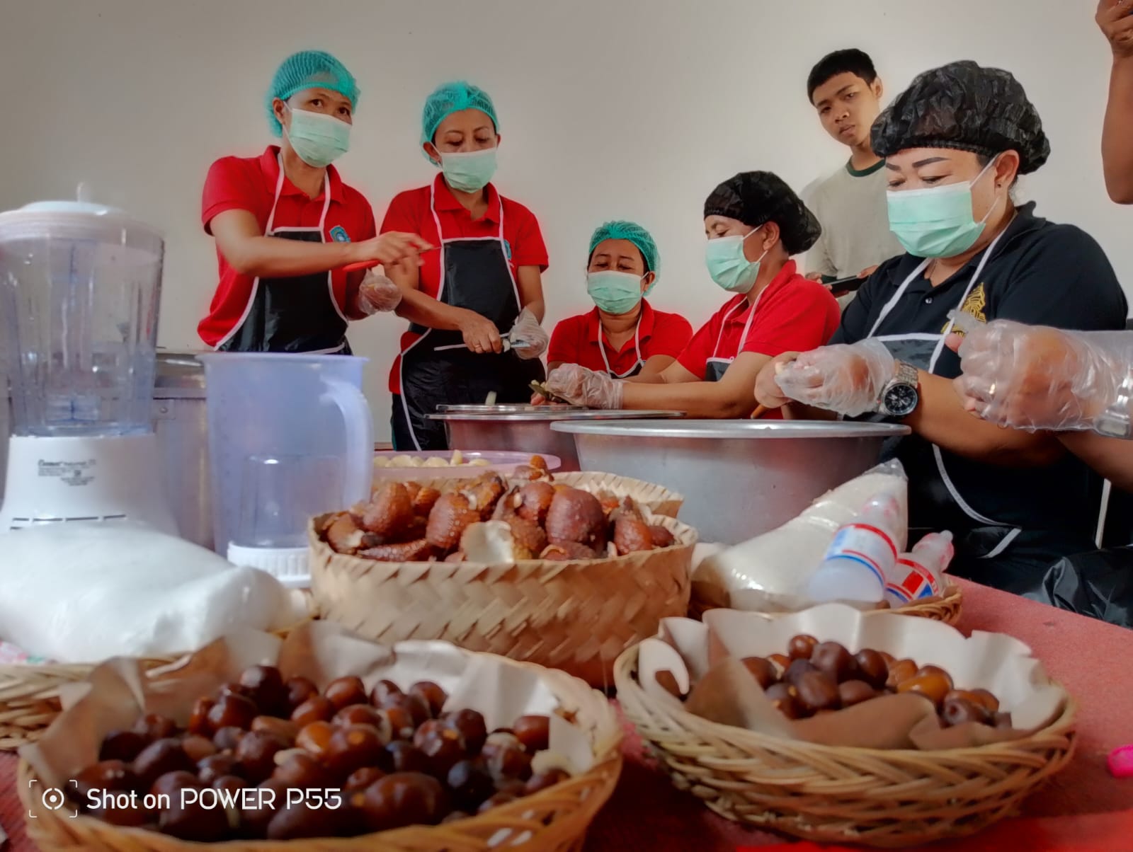 Bali Ribut: TPA Suwung Tutup dari Sampah, Unwar Olah Kulit Salak Jadi Minuman Kesehatan