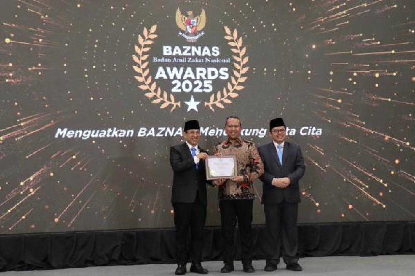 Bangga! MNC Sekuritas Dapat Penghargaan Mitra Terbaik di Baznas Awards 2025
