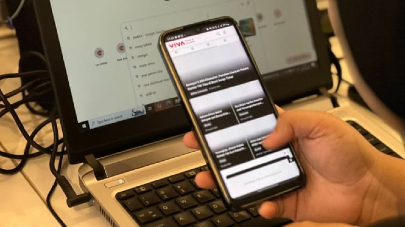 Cara Mengatasi Layar HP dan Laptop Redup & Berkedip Sendiri, Panduan Lengkap Anti Pusing!