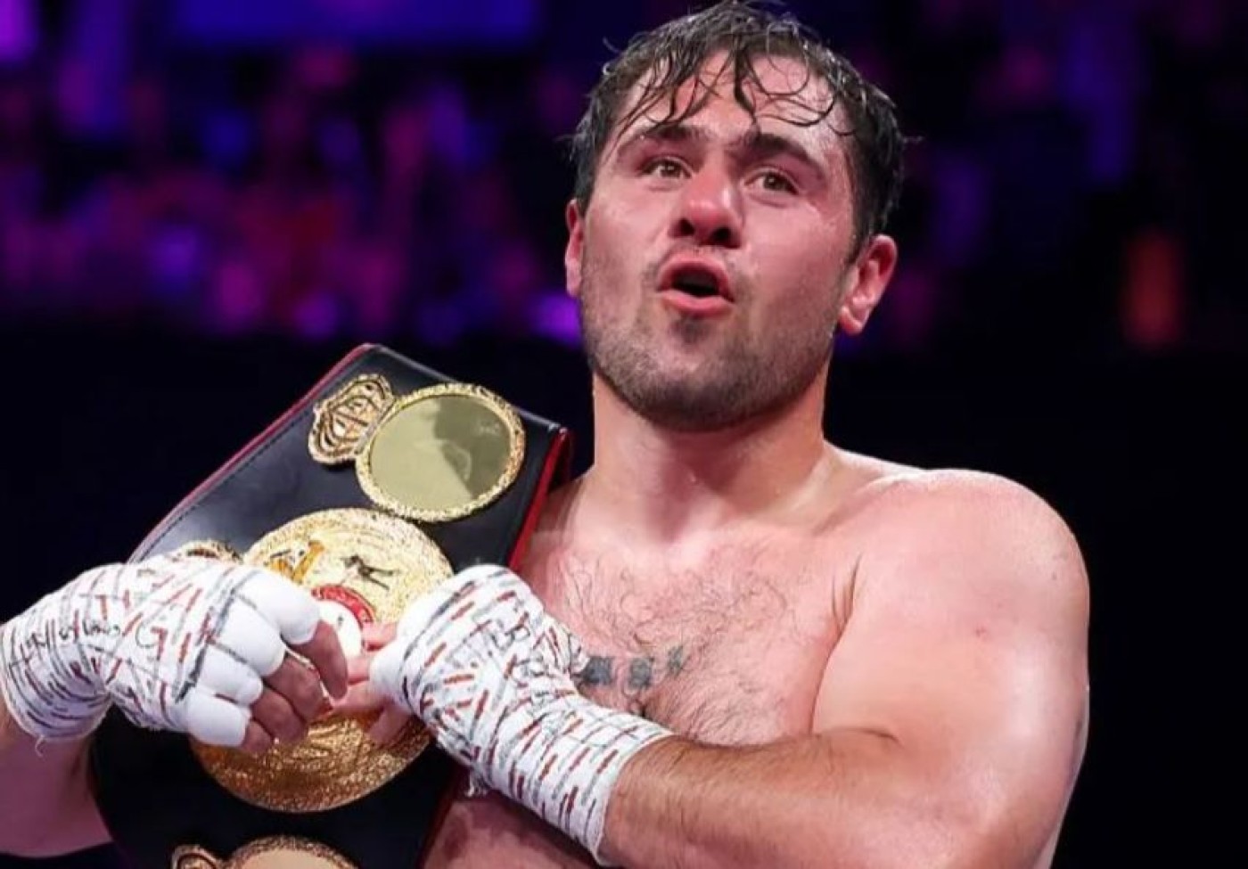 Dave Allen Kalahkan Arslanbek Makhmudov, Bawa Pulang Untung Besar!