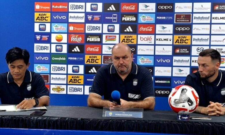 Debut Super League Persib Terancam: Rumput GBLA Rusak, Bojan Hodak Cemas