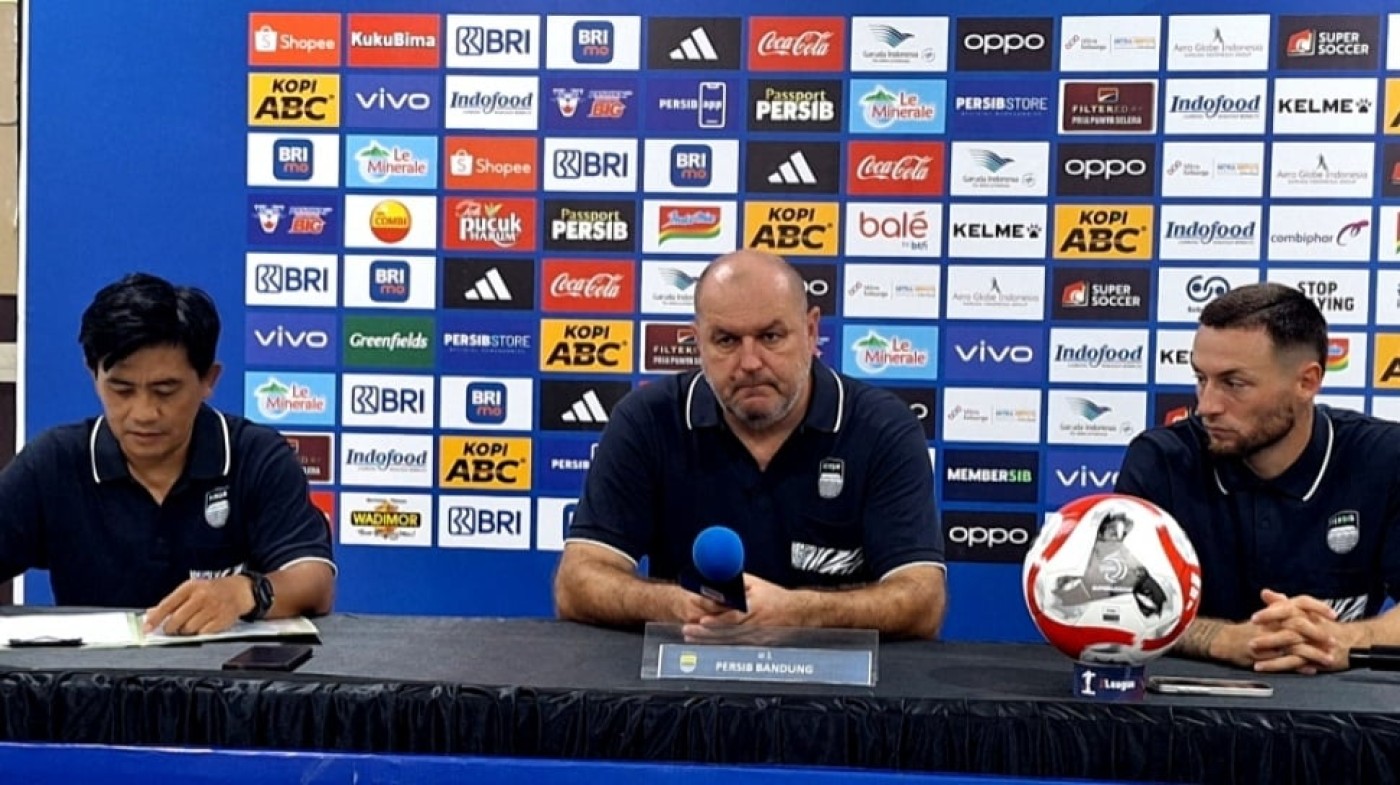 Debut Super League Persib Terancam: Rumput GBLA Rusak, Bojan Hodak Cemas