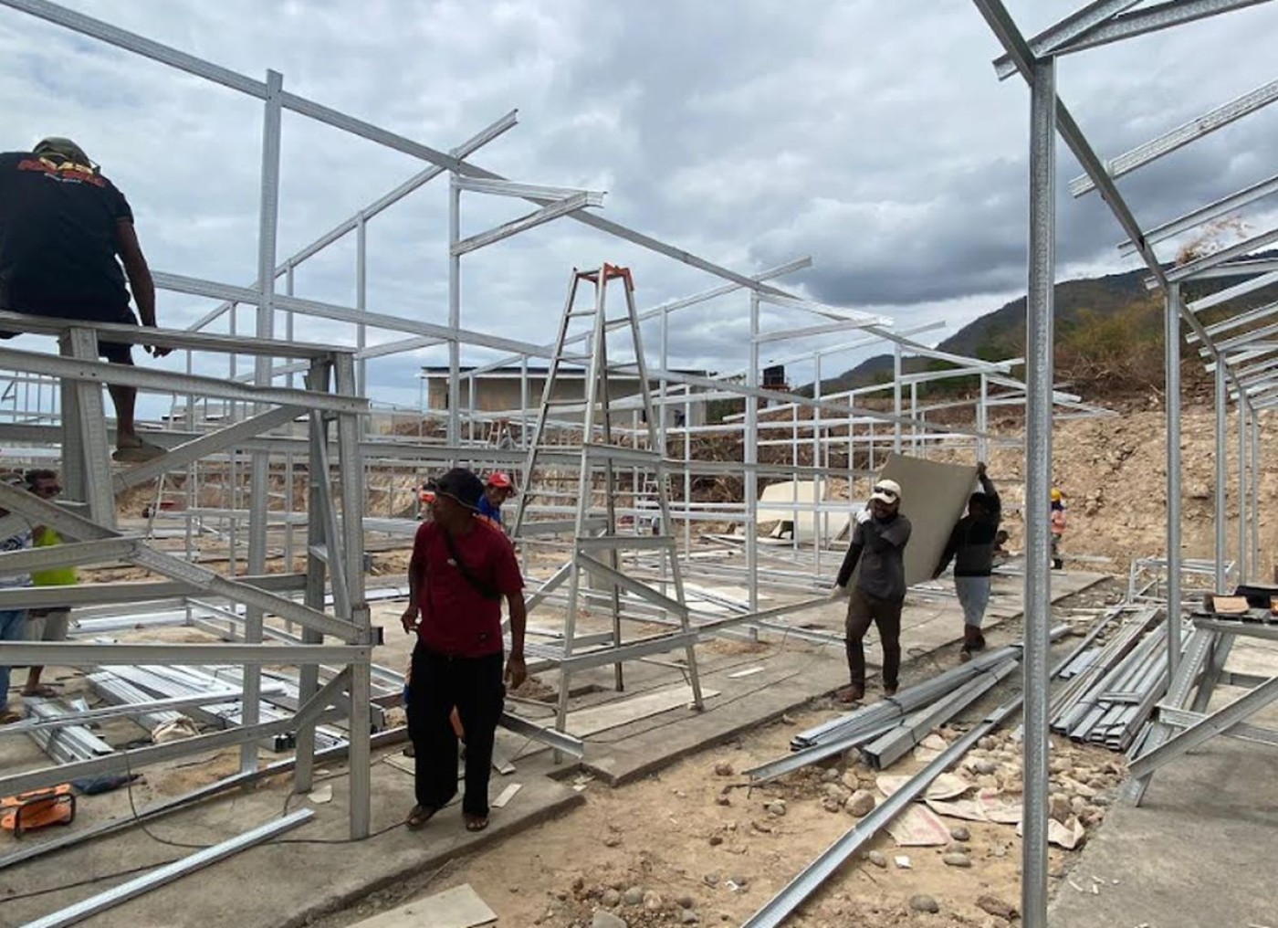 Erupsi Gunung Lewotobi Laki-Laki: 250 KK Masih Bertahan di Tenda Pengungsian