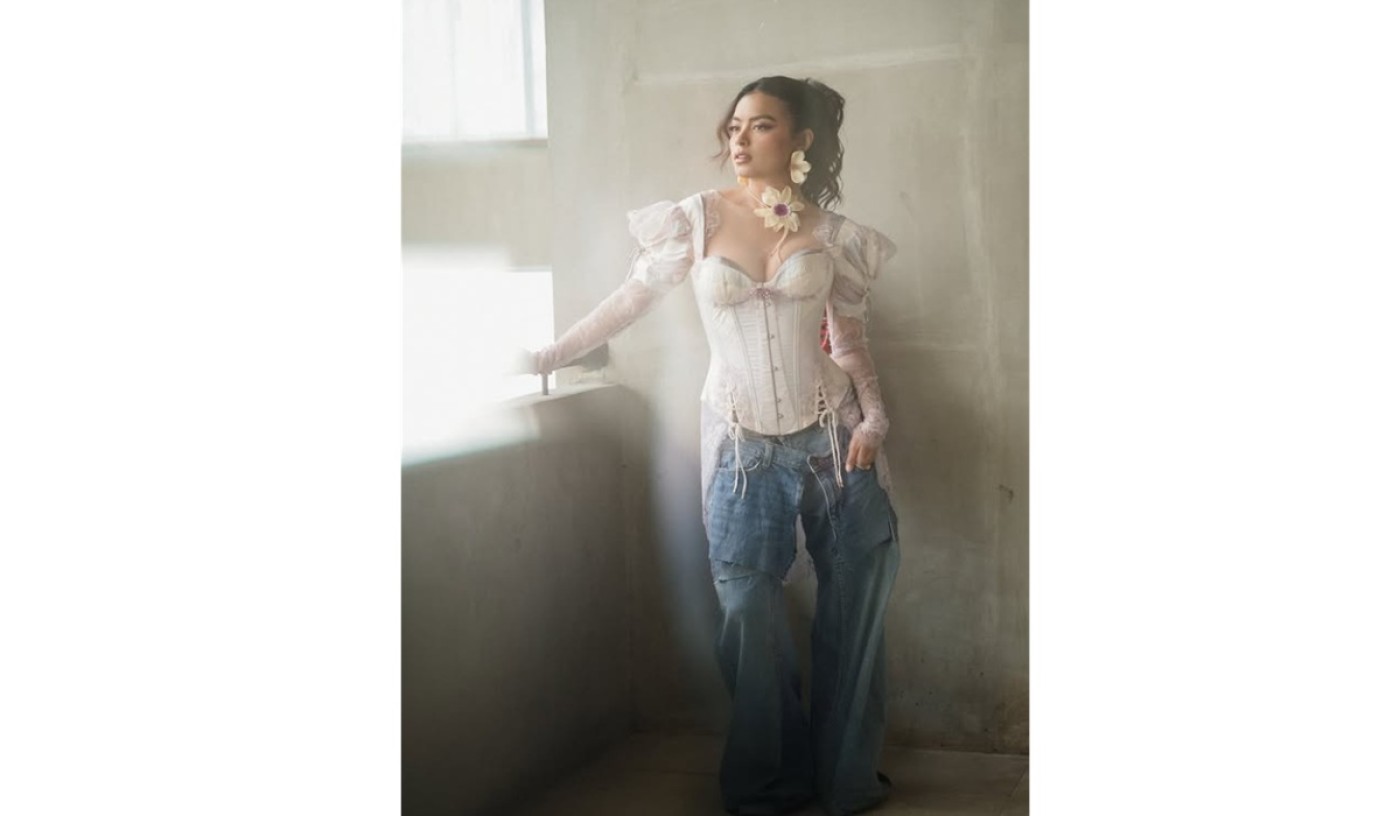 Eva Celia: Anak Sulung Simpan Beban Luka Seorang Diri dalam Keluarga