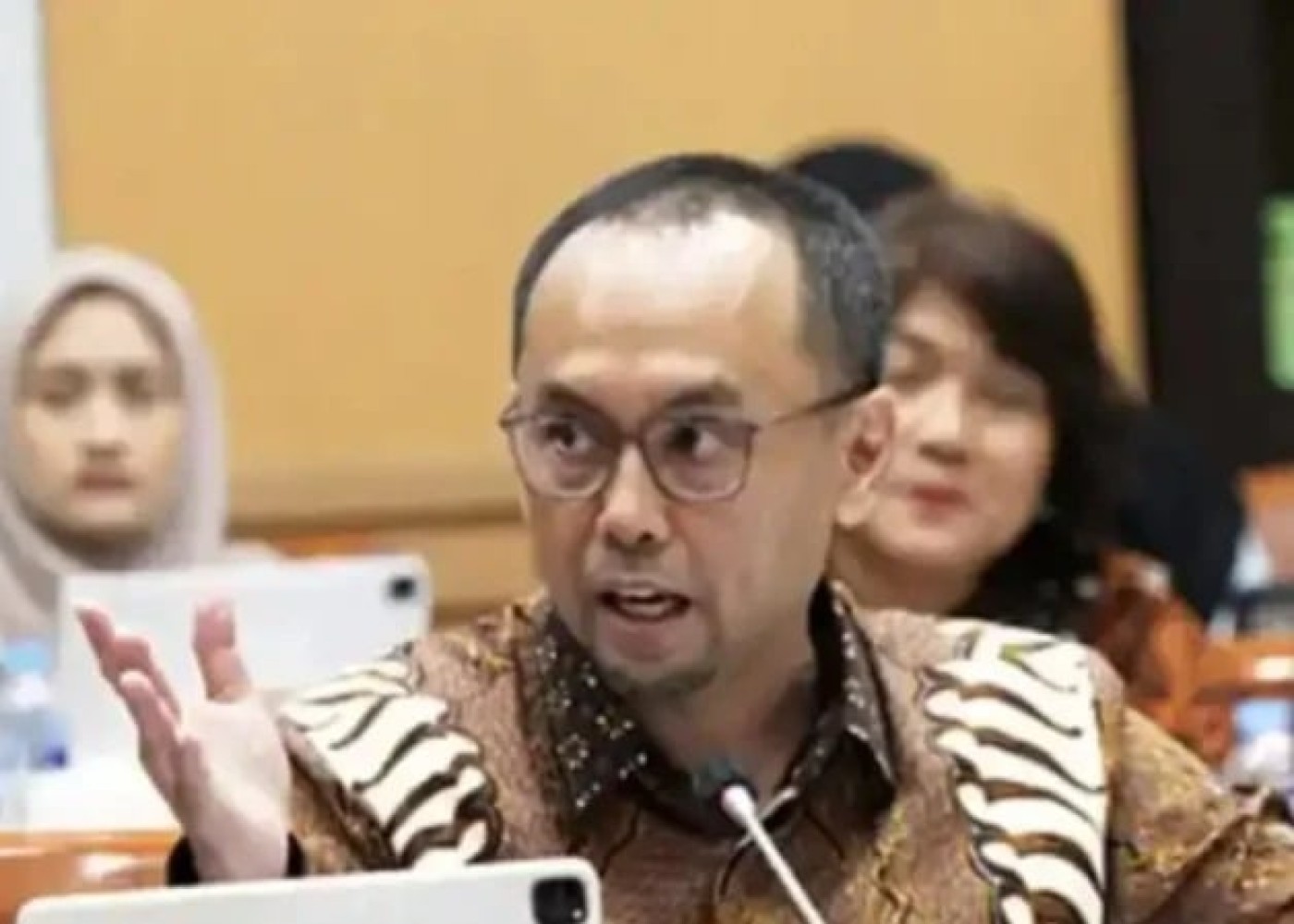 Gaji dan Tunjangan Ivan Yustiavandana Dilematik Usai Blokir Rekening Nganggur