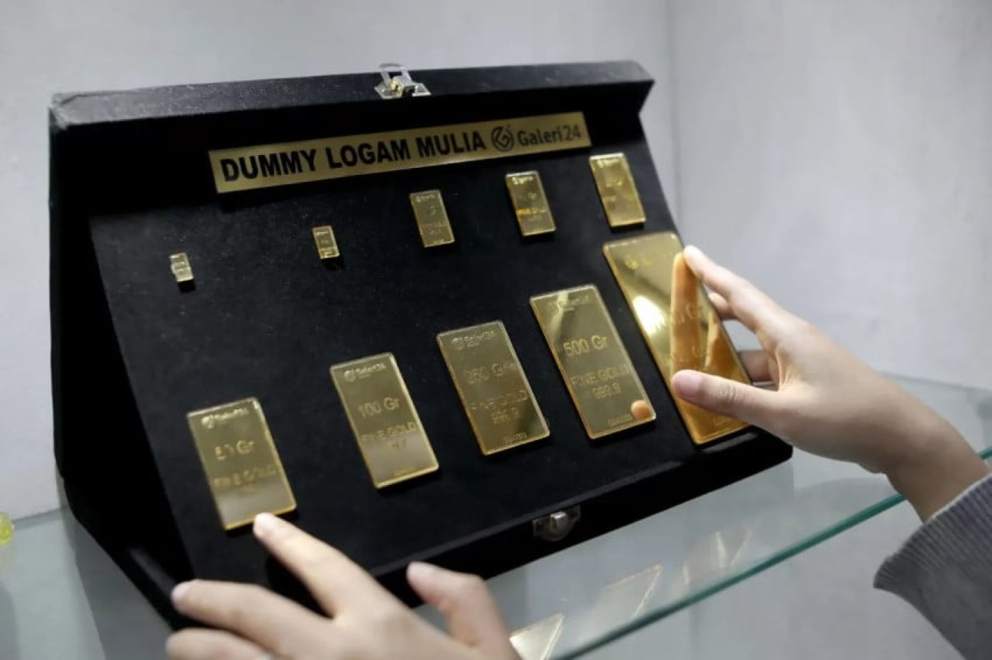 Harga Emas Antam Turun Rp8.000, Buyback Naik Rp45.000: Rincian Lengkap