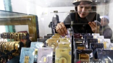 Harga Emas Hari Ini 2 Agustus 2025: Buyback Antam Melonjak, Global Bervariasi