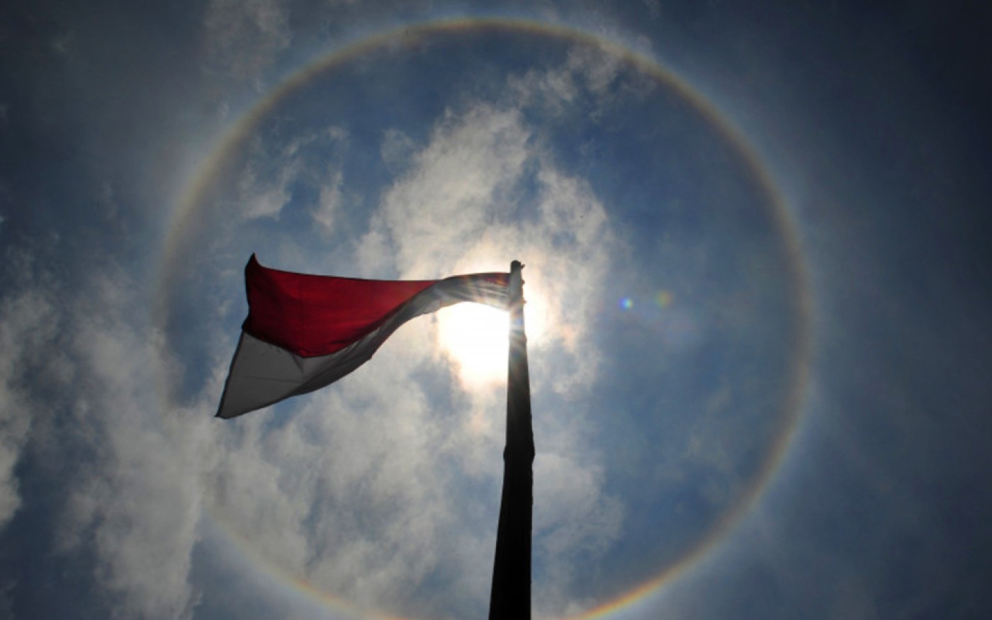 Heboh Fenomena Halo Matahari di Depok: Ini Penjelasan Ilmiahnya!