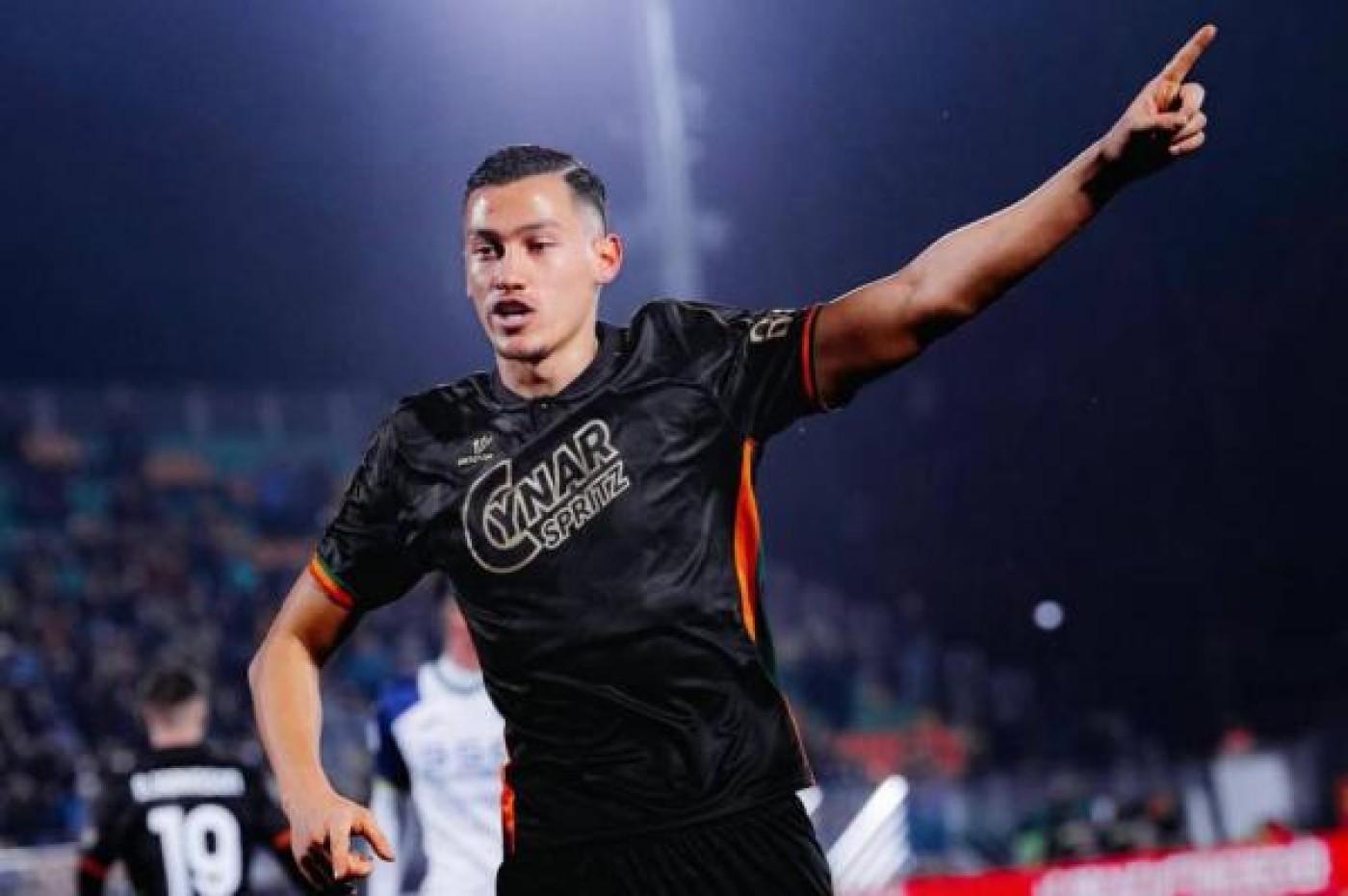 Jay Idzes Menuju Sassuolo, Genoa dan Torino Terancam Kehilangan Target