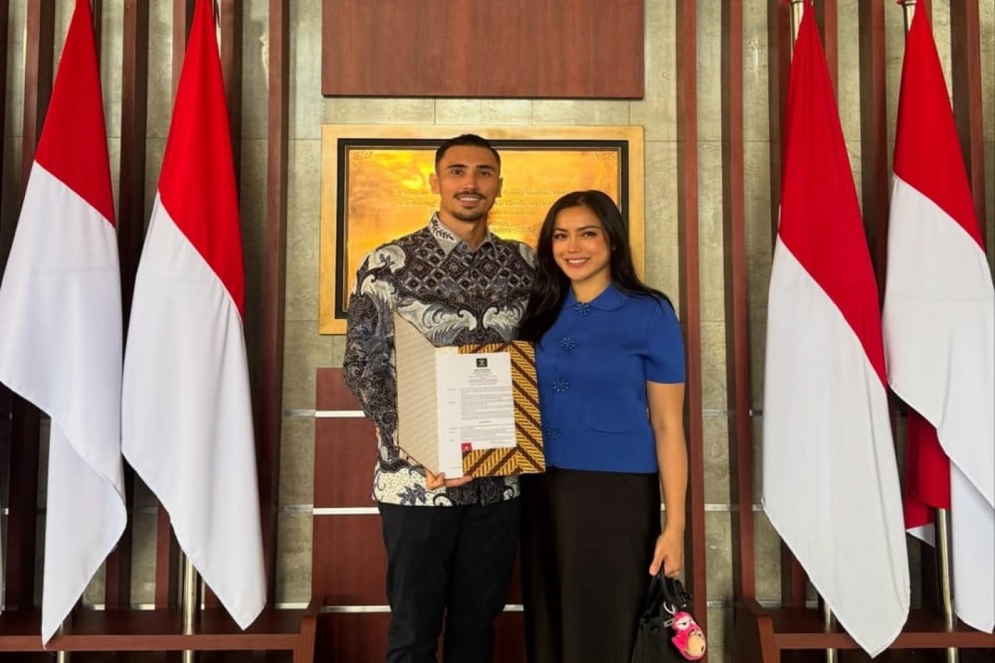 Jelang HUT Kemerdekaan RI, Suami Jessica Iskandar Resmi Jadi Warga Negara Indonesia
