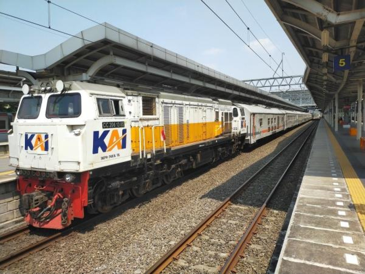 KAI Tawarkan Diskon 20% Tiket Kereta Sambut HUT ke-80 RI, Cek Syaratnya!