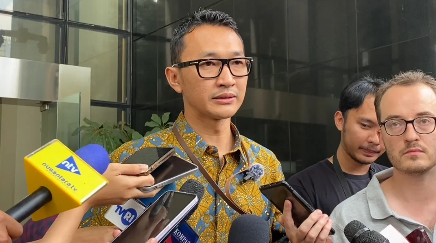 KPK Geledah Kantor Agensi Perjalanan Terkait Korupsi Kuota Haji 2025