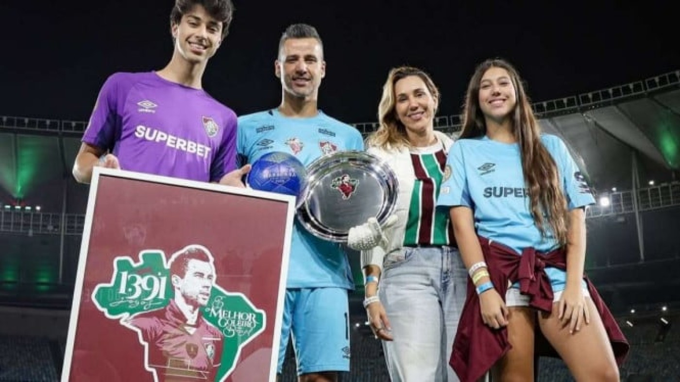 Kiper Fluminense Pecahkan Rekor Legendaris Peter Shilton dengan 1.391 Pertandingan!