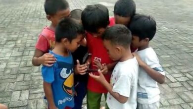 Komdigi Wajibkan Verifikasi Usia di Media Sosial untuk Lindungi Anak