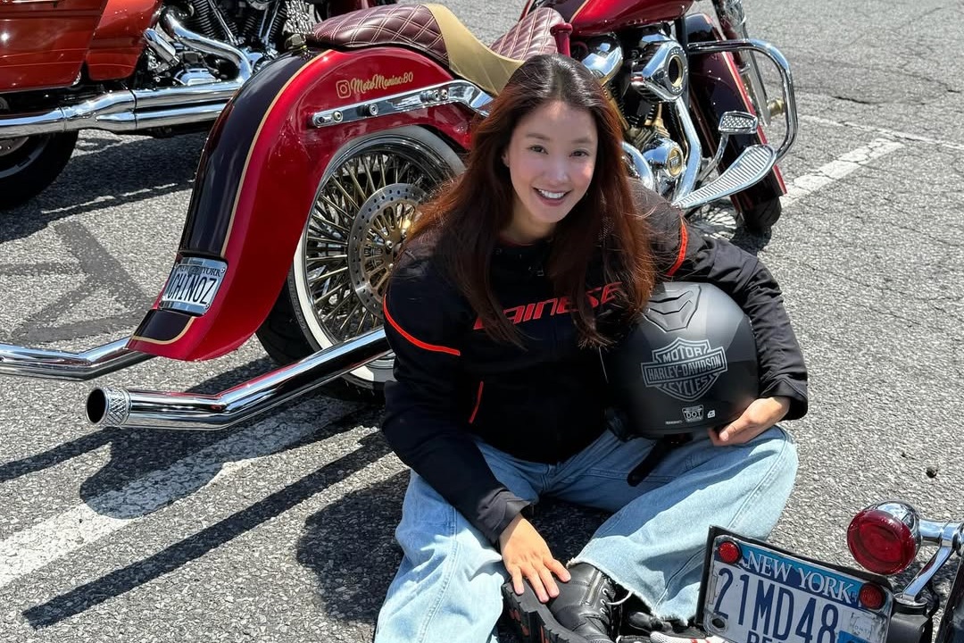 Lee Si Young Panen Hujatan Usai Touring Moge saat Hamil 7 Bulan