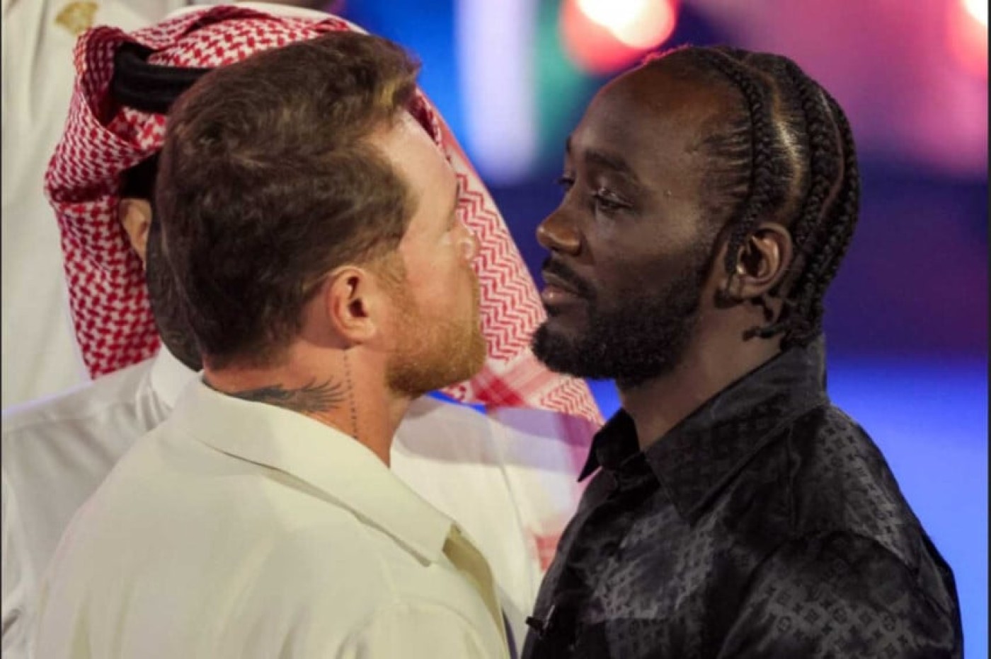 Mike Tyson Plin-Plan: Ingin Crawford Menang, Tapi Canelo Terlalu Kuat