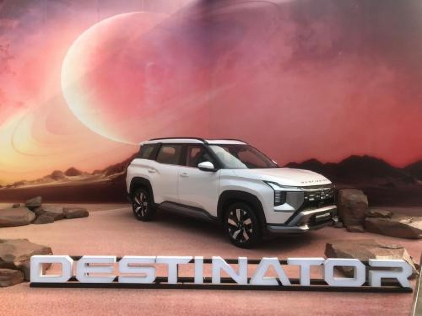 Mitsubishi Destinator Debut di GIIAS 2025: Pilihan Utama Test Drive Pengunjung
