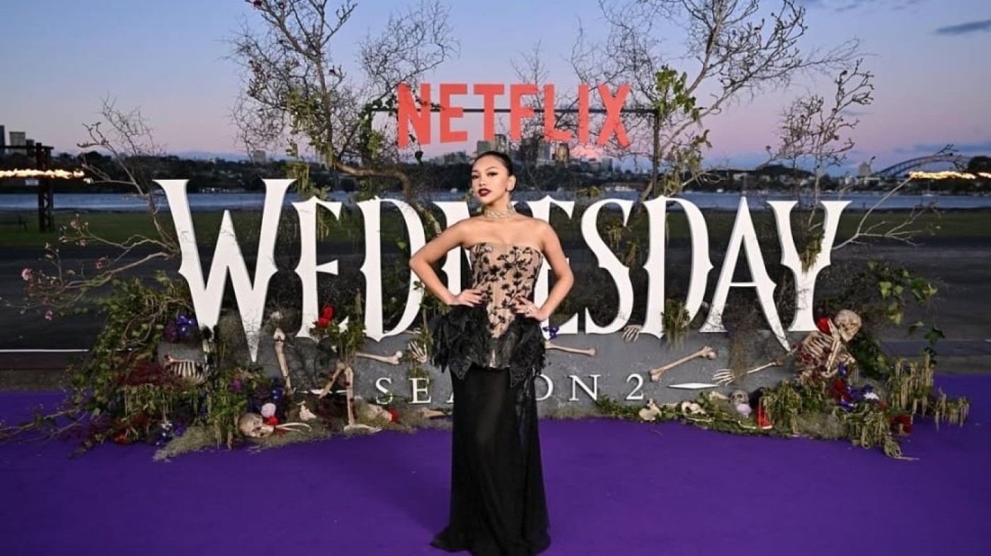 Naura Ayu Bikin Bangga, Wawancara Pemain Wednesday Kenakan Kebaya