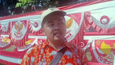 Pedagang Bendera Bingung Saat Pelanggan Tanyakan Bendera One Piece