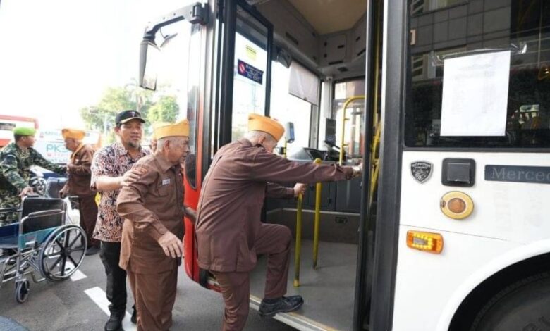 Potret 500 Veteran Keliling Jakarta dengan TransJakarta: Sebuah Perayaan Sejarah