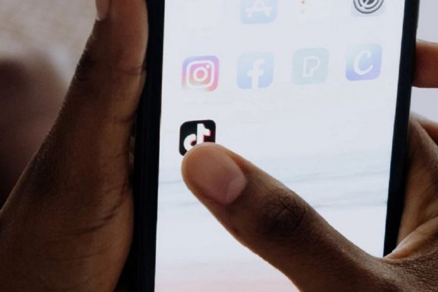 Riset: Nonton Video TikTok Sama Berbahaya dengan Judi dan Alkohol - Butota.id