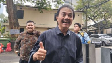 Roy Suryo Ogah Diperiksa Lama di Polda Metro: "Maghrib Pamit!"