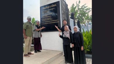 Tim Pra Produksi Film Margono 46 Ziarah ke Makam Pejuang Ekonomi demi Inspirasi