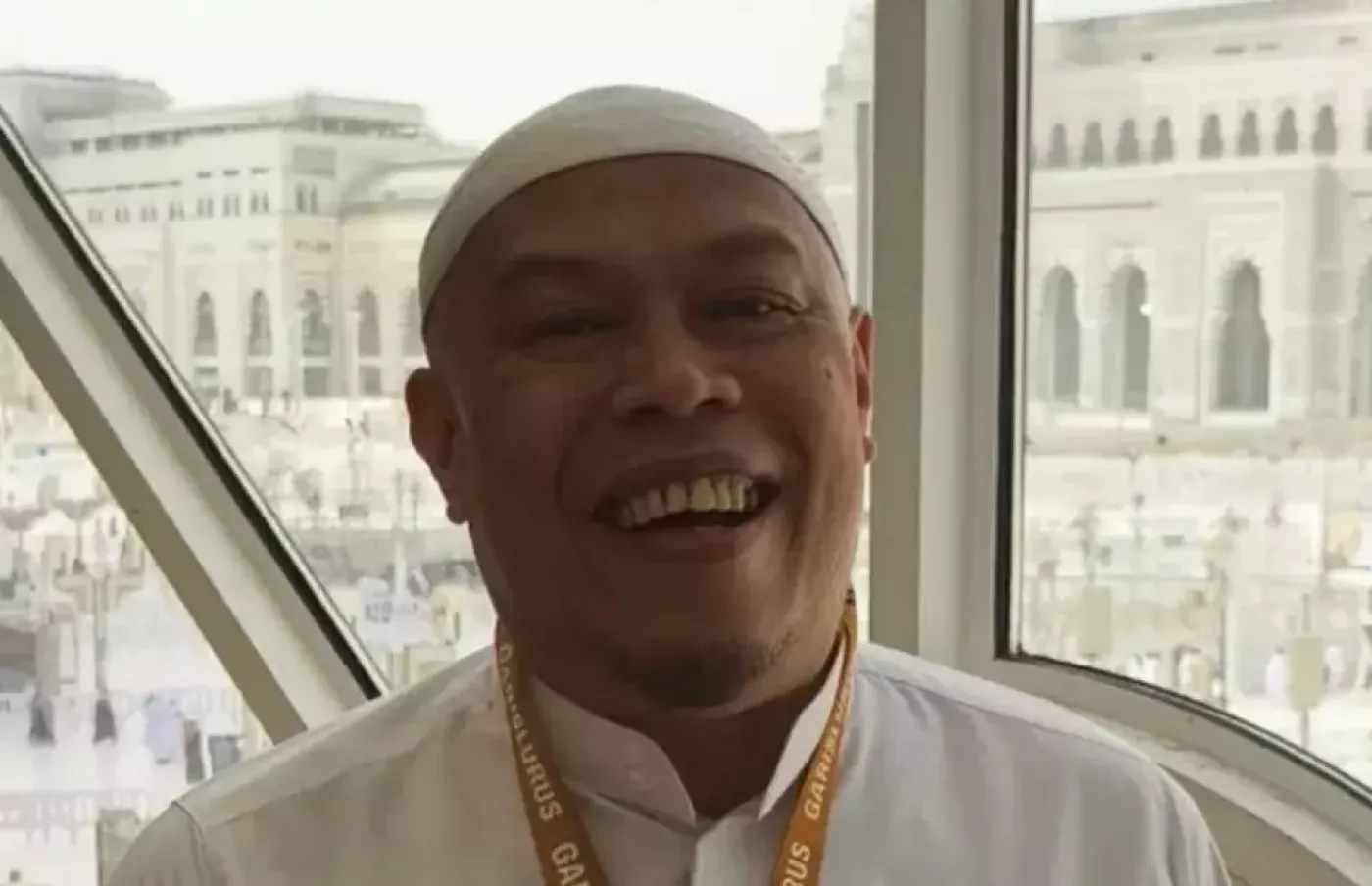 Transformasi Edwin Super Bejo: Dari Sorotan Hiburan ke Aktivitas Sedekah