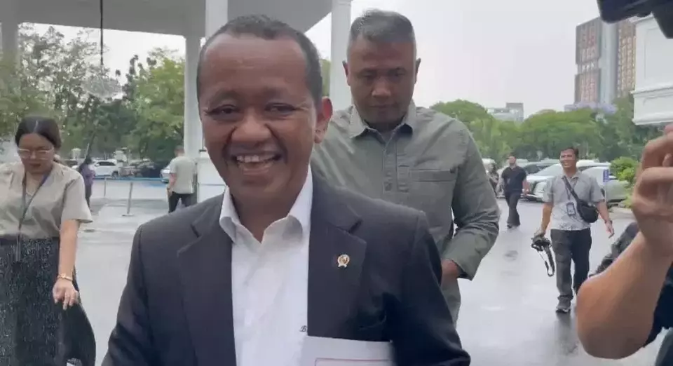 Bahlil Belum Tentukan Pengganti Adies Kadir di DPR, Publik Menanti Kepastian