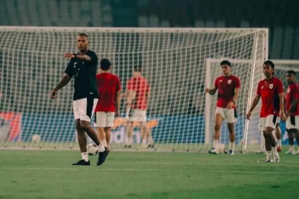 Bikin Penasaran! Kluivert Rancang Gaya Permainan Baru Timnas Indonesia vs Taiwan